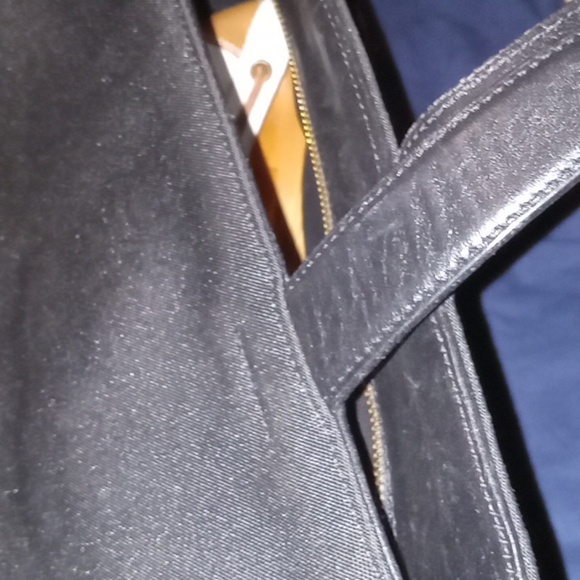 Handbag - Picture 2 of 9